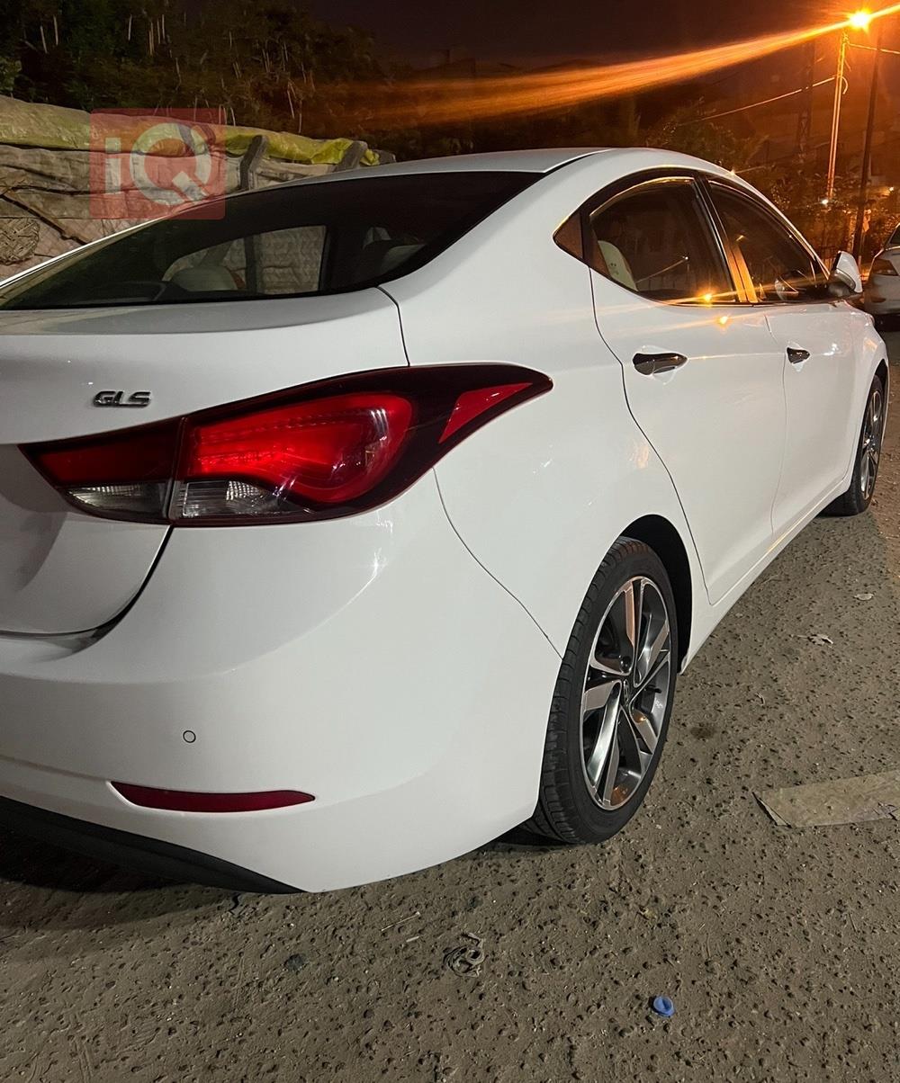 Hyundai Elantra